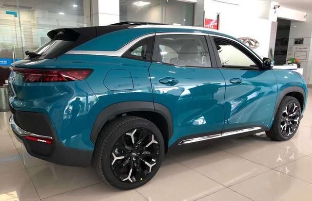 SUV|奇瑞首款高端SUV到店，后轮驱动操控性优，全铝车身宽度近两米