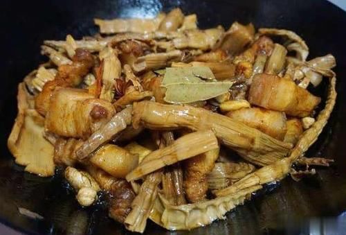 新鲜的竹笋|9月这菜便宜不稀罕，晒干了冬季烧肉，个个抢着吃，比肉还好吃