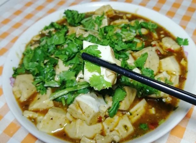 美味|麻婆豆腐简单又好吃的家常做法，麻辣鲜香，嫩滑不碎，美味更下饭