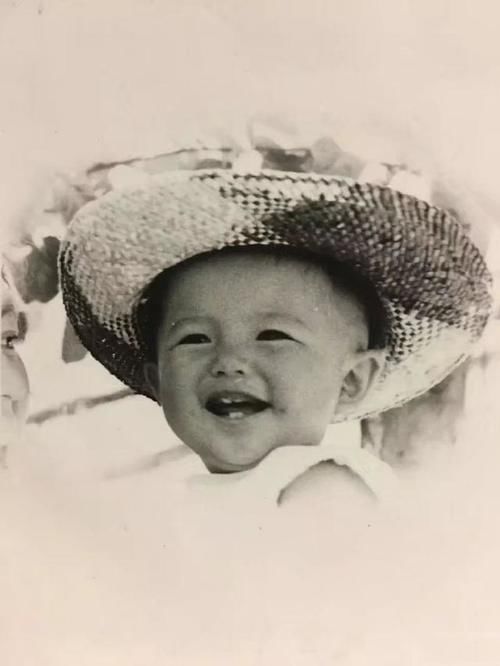  爸爸|佟丽娅生日，半夜第一个送祝福的男人不是陈思诚，而是她的爸爸