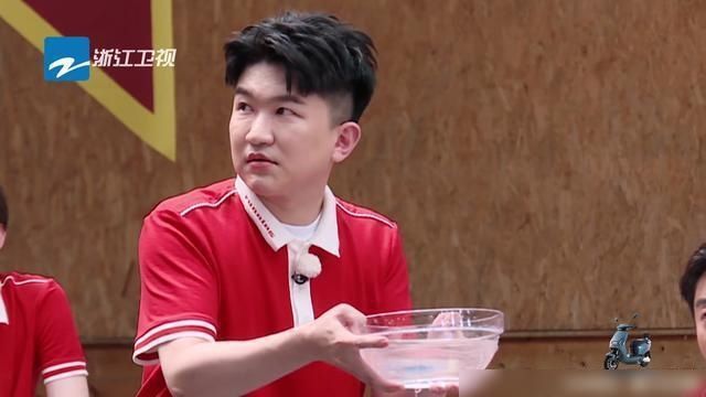  做人|自掏腰包上综艺，跑到哪里都讨嫌，做人真的不能太张大大！