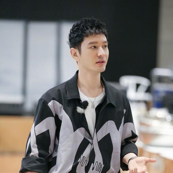  黄店长|黄晓明发长文告别中餐厅上热搜了？到底是怎么回事