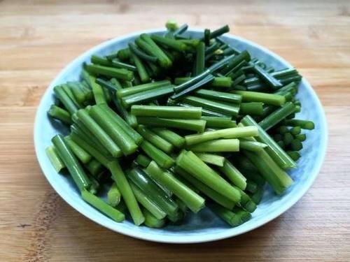  不该|夏天最不该吃韭菜，而是它，清脆鲜嫩，好吃不贵，和鸡蛋是绝搭！