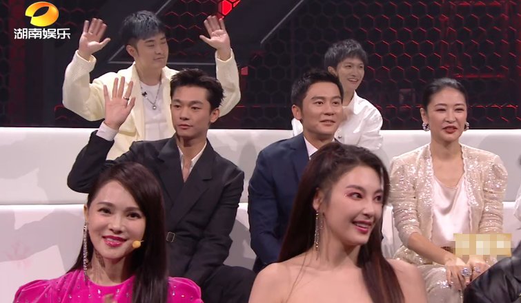  黄龄|王霏霏被郁可唯反超意外出局，孟佳爆哭，宁静话里有话怼黄龄