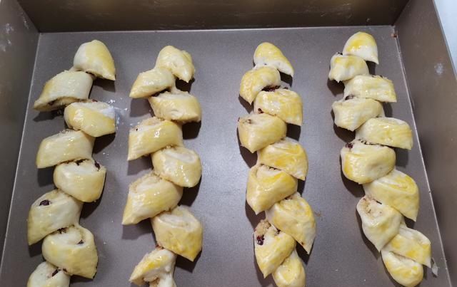  手法|剪一剪，扭一扭，就能做出颜值爆表的麦穗面包，整形手法超简单