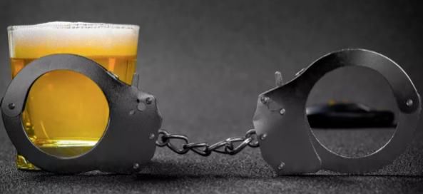  银行|一银行副行长酒驾肇事，1死1重伤！逃逸后叫弟弟顶包