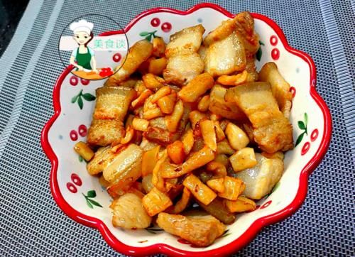  适量|热天，这菜我家常做，配五花肉炒特香，好吃又下饭，每回都吃撑了