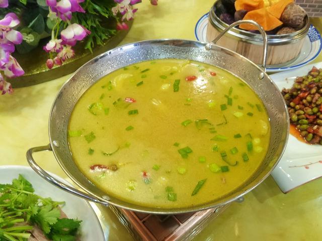 出手|孩子高考581分,父母大摆10桌宴席,邻居就这分也拿得出手