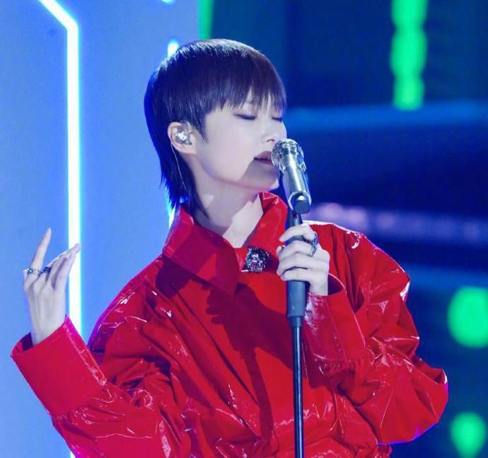  好奇|网传好奇夜嘉宾阵容，蔡徐坤THE9不算啥，吴亦凡药水哥合唱我爱了