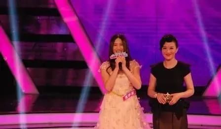  把子|江苏卫视“扛把子”陈怡，30岁隐退留学深造，她如今过得怎么样？