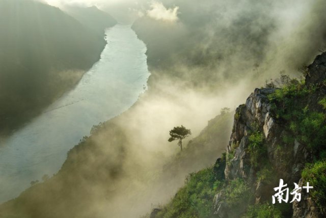  飞霞山|听说大家都在问：什么是清远？
