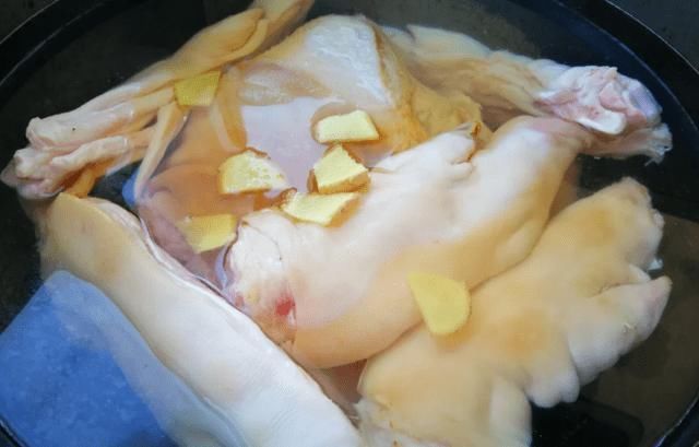 酥软|卤猪蹄，调卤汁很多人会出错，用它调汁，酥软喷香，大人小孩爱吃