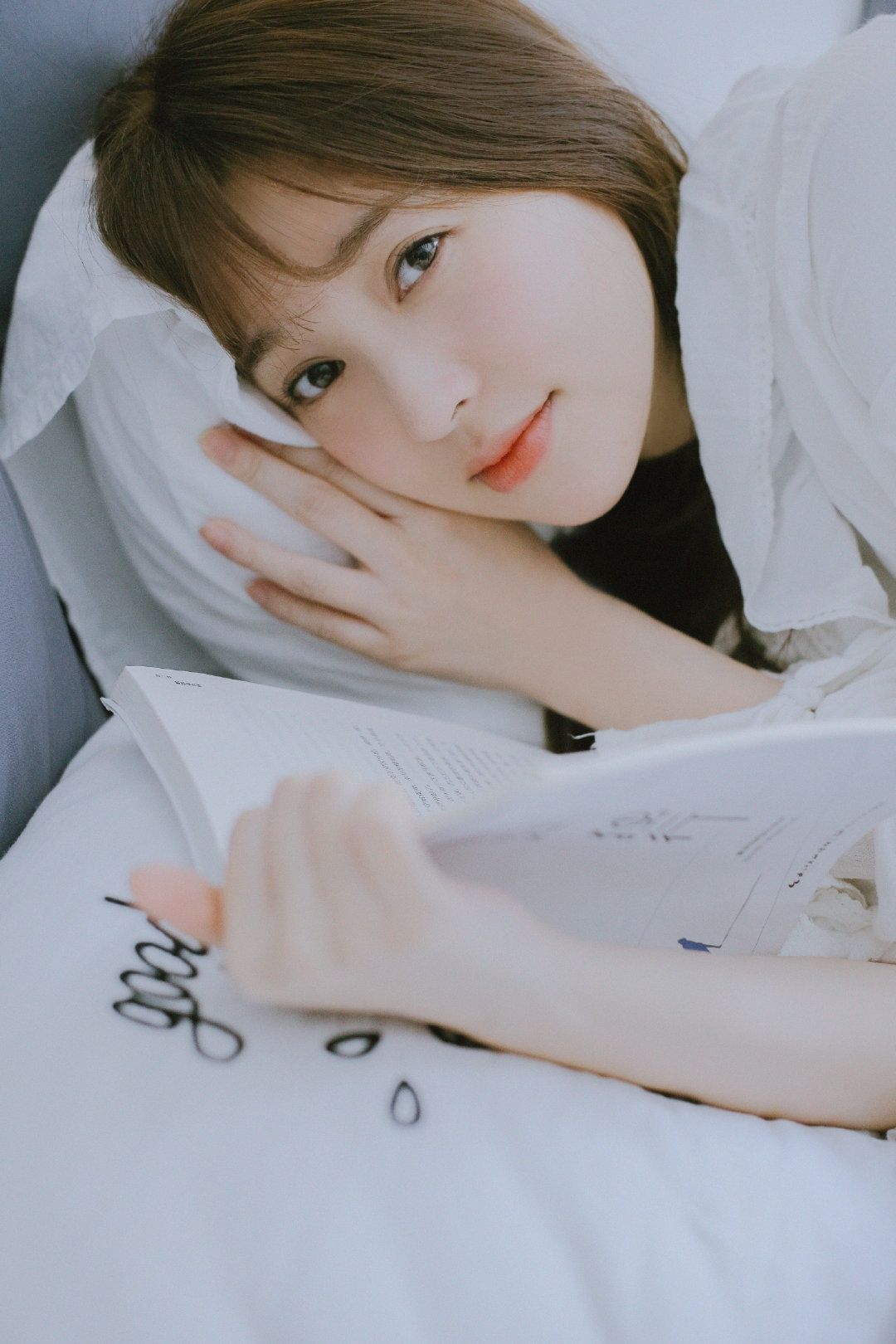 下台|《乘风破浪》金莎舞台掉2次扇子,下台后大哭,张雨绮表现成亮点