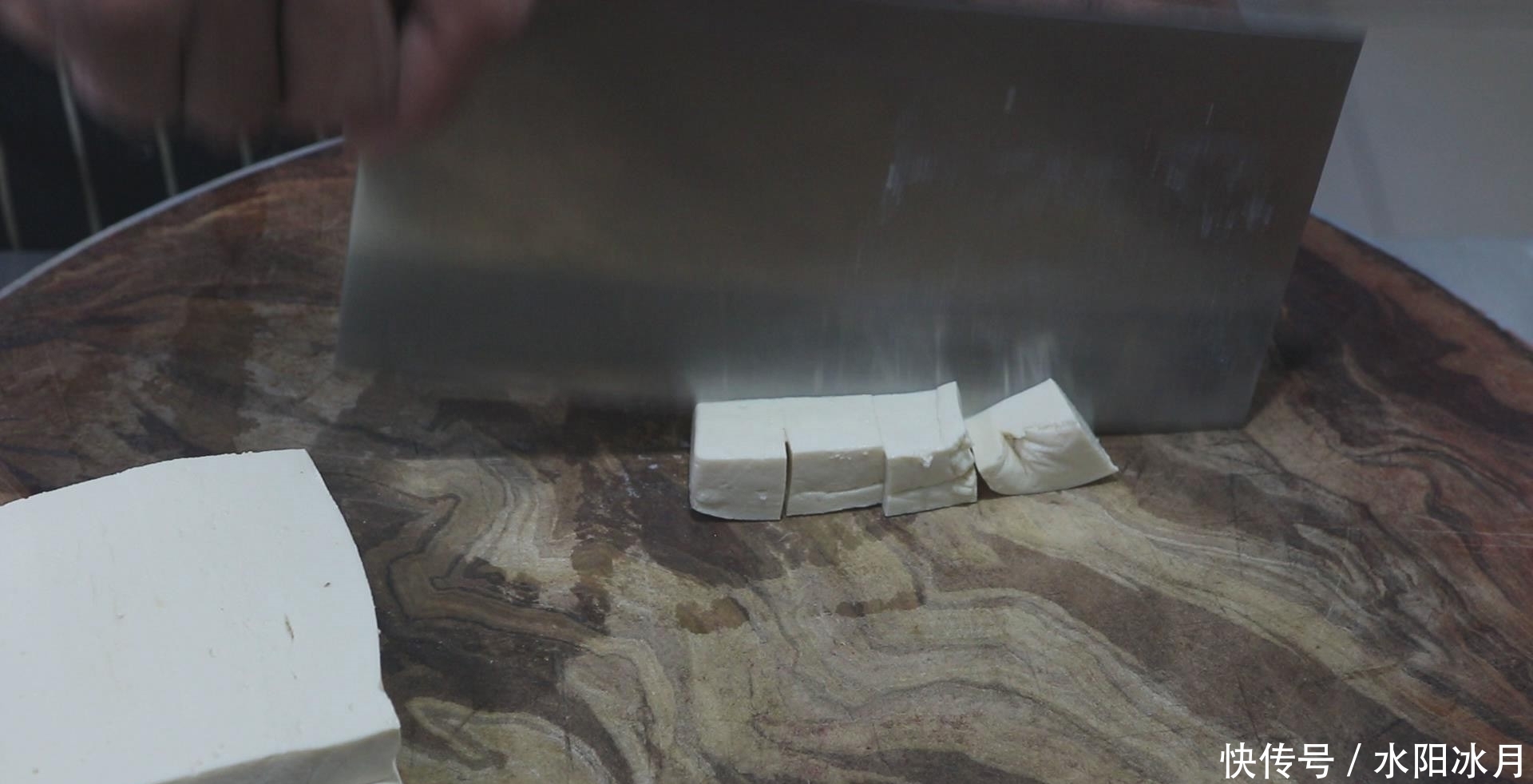 豆腐|大厨分享“剁椒豆腐”的家常做法，开胃下饭，滑嫩入味，越吃越香