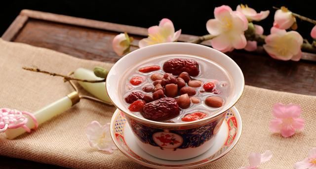 百病|气血不足百病生!80岁奶奶:5种食材煮一煮,气血双补,一碗5块