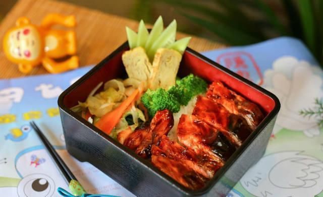 食物|迪士尼贵到不敢吃的四道食物,鸡腿不算啥,一听图四价格打扰了