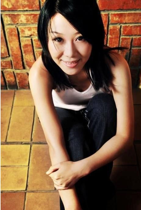  盈盈|2012年，付丽笑意盈盈请快递员进门，10分钟后衣衫不整横死床上