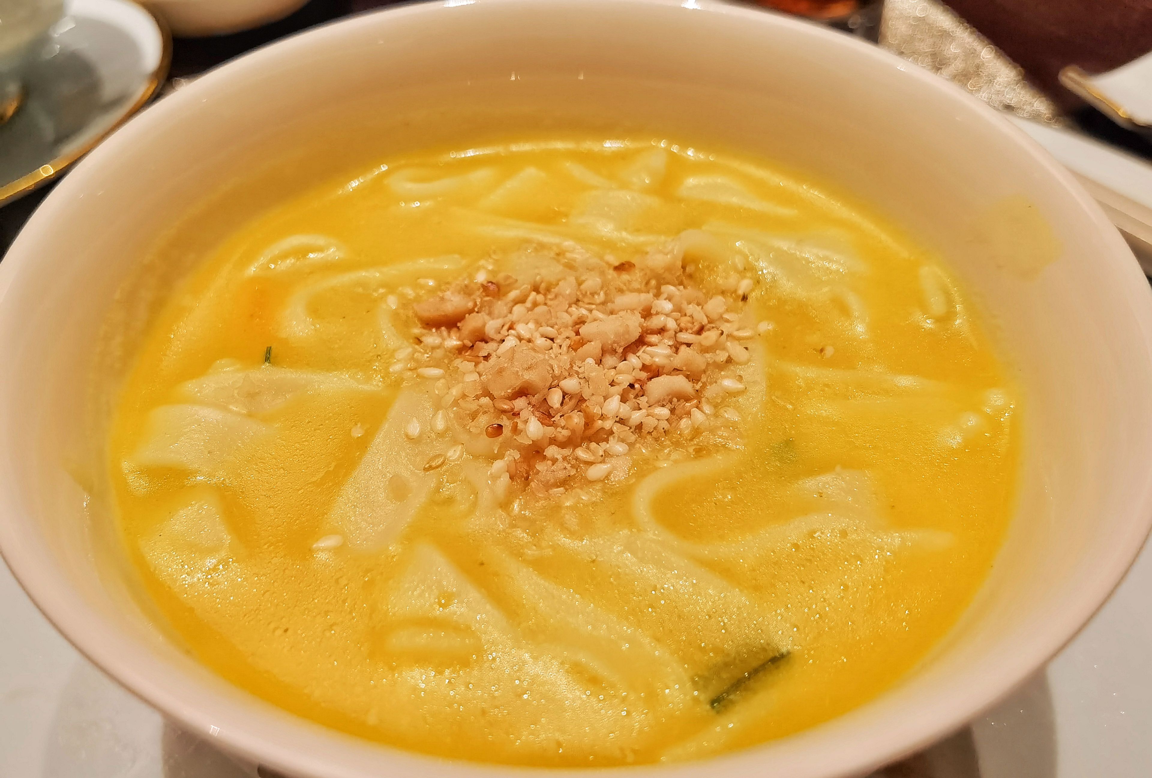 少不了|洛阳美食一大怪，当地人早起少不了荤汤，外地人表示真吃不来