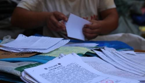  百万富翁|河北男子5年间从百万富翁到负债累累 母亲坟前他长跪不起