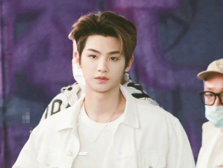  结缘|因《快本》结缘，张颜齐成黄明昊粉头，男生的友谊真的很简单