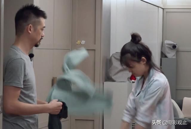  老公|杨子珊录节目又对老公发火，还将衣服丢地上，吴中天做法太宠溺了