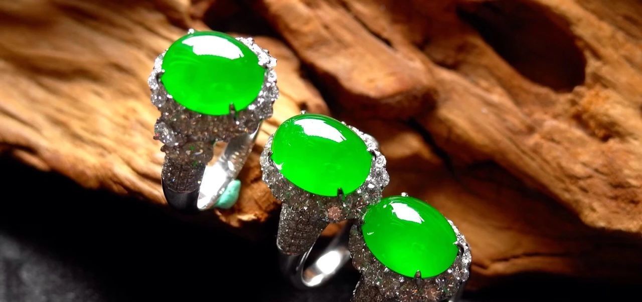 二镯|一蛋二镯三珠链……快来看看翡翠的最新价值排名!