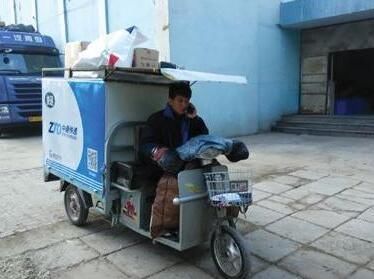  员扇|女子退货被中通快递员扇耳光！负责人竟称：一个巴掌拍不响？