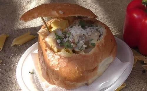 不用|大娘校门口卖小吃不用碗装,换成“这个”来装,只半天就卖500块