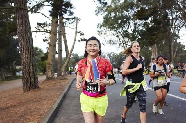  镜头|烧伤第十年面对镜头，Selina哭了！但她不是公主了，不需要可怜