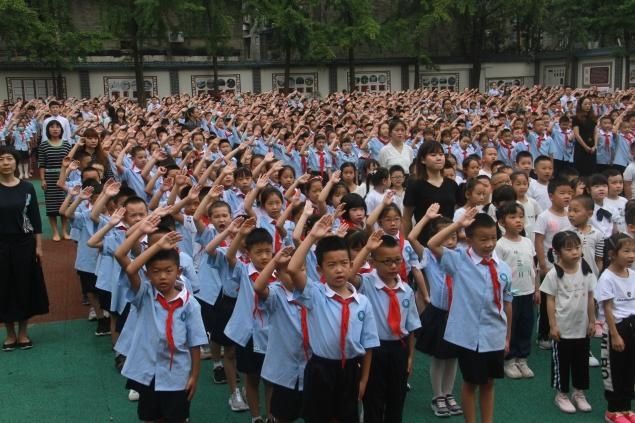 浣花小学|开学第一天 反恐防暴演练走进小学校园