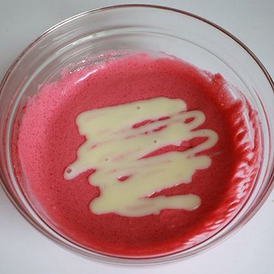  吉利丁片|竹炭覆盆子奶冻卷