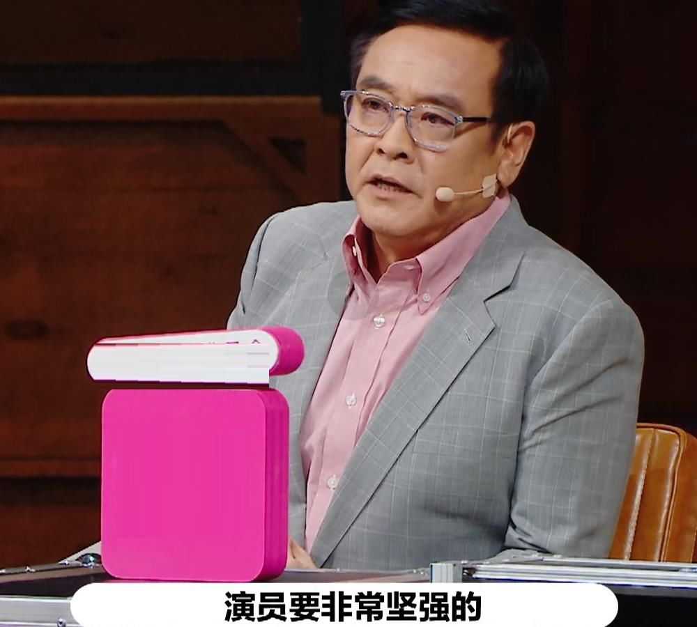 坚强|《演员2》李溪芮泪洒现场，引发郭敬明与尔冬升冲突，小四厉害了