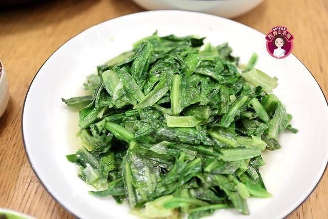 分钟|高考生的晚餐不含糊,快手妈妈25分钟搞定4菜1汤,荤素搭配合理