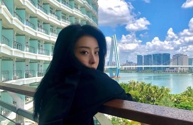  担心他|THE9成员的脑回路太好玩，参加《极挑》的她们送的礼物太有冲击力