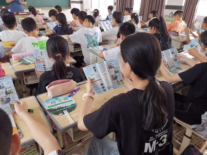 第一课|“开学第一课”禁毒宣传进课堂