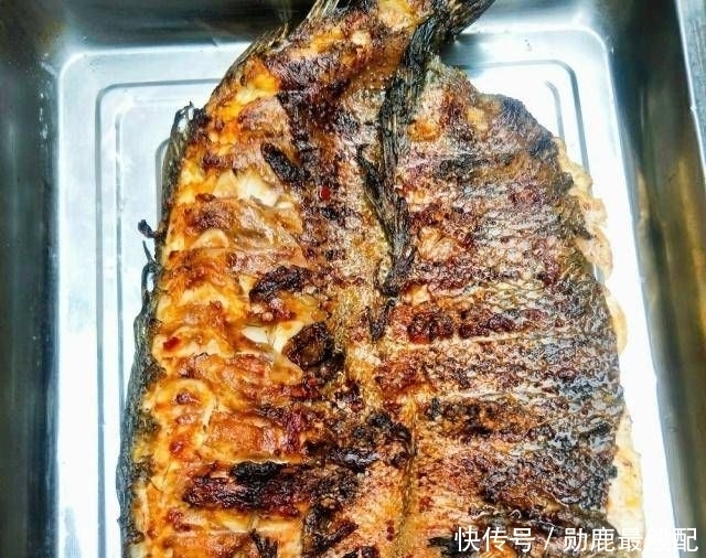  心中有数|烤黑鱼吃，让你吃一次就心中有数！如果你不相信，试试看！