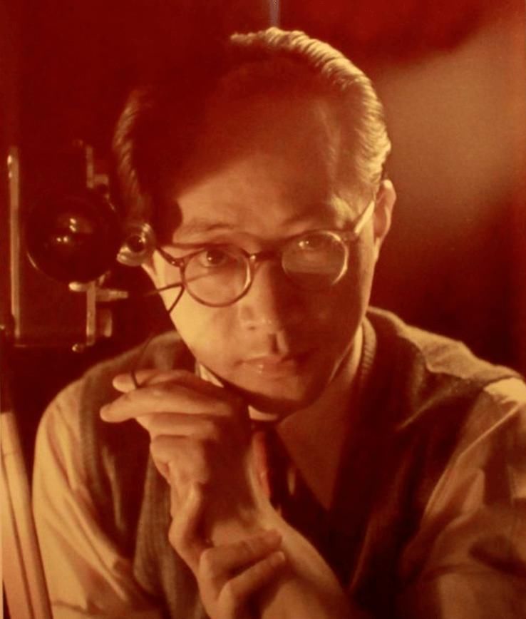  镜子|自拍，忍不住用镜子？论看脸时代的“镜花水月”