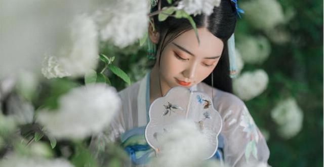 痴心|步入8月，痴心难改，旧情复燃，使劲求和的3个星座