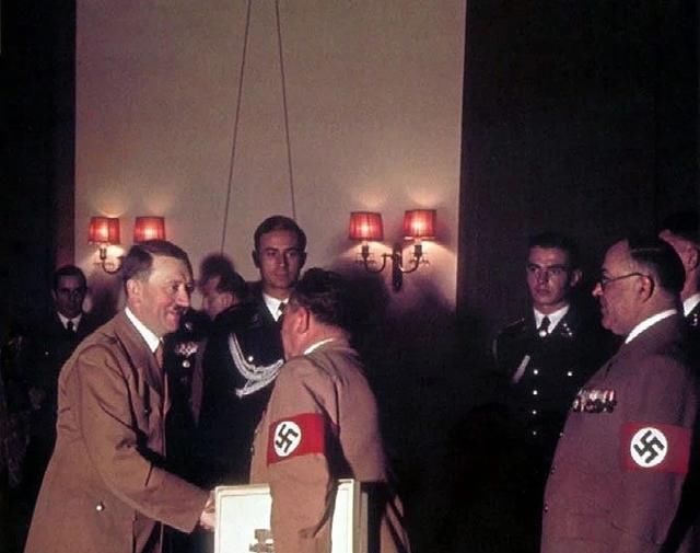 狂人|1938—1940，战争狂人希特勒的20张高清彩照