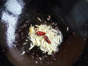 孩子|最近韭菜加虾仁火了,简单一做,鲜香味美,孩子三餐天天吵着吃