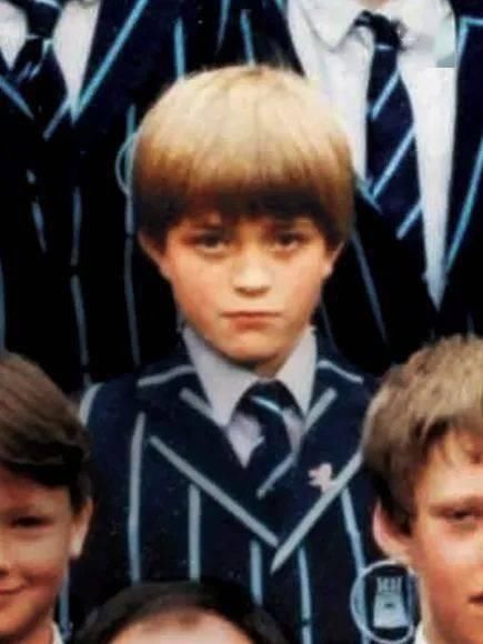  信条|《信条》来了！从暮光男到新蝙蝠侠，34岁罗伯特·帕丁森能翻身吗