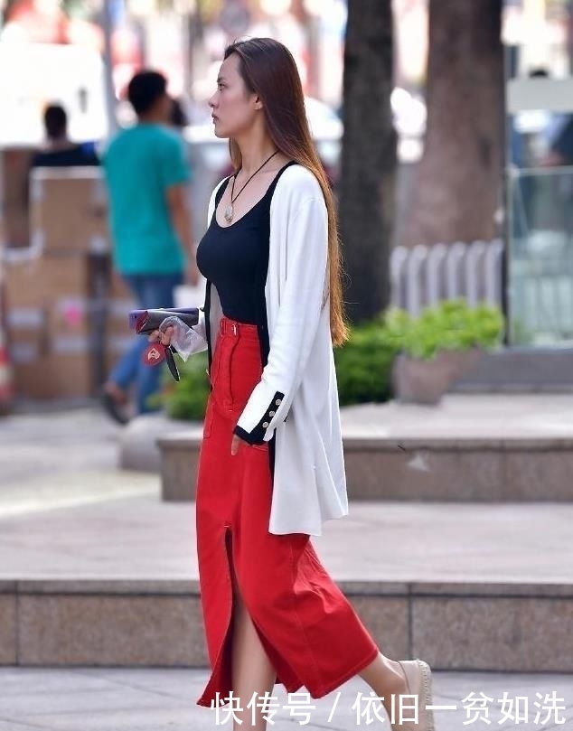 惊喜|街拍:希望我也是某个人翘首以盼的惊喜