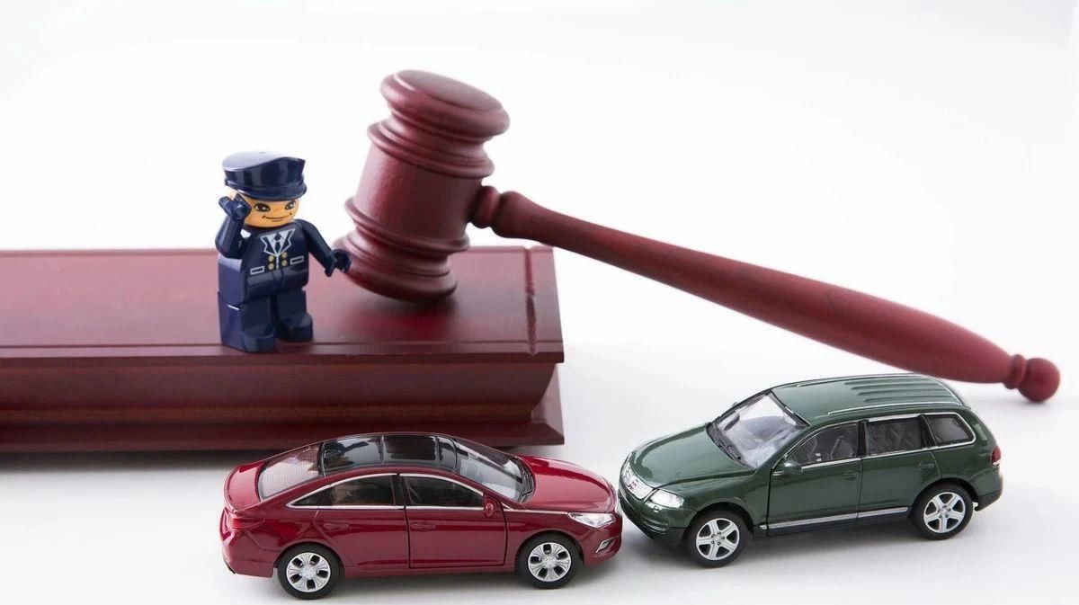  朋友|朋友借我车撞了一老人，现在却要让我出一半赔偿金，合理吗？