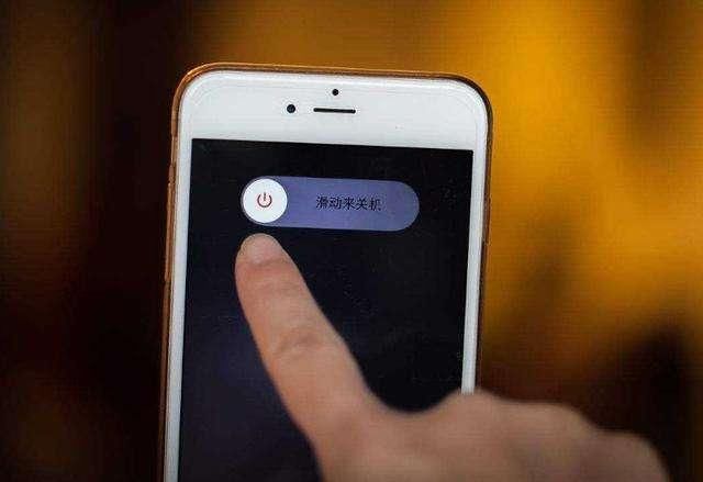「征兆」手机被监听的四个“征兆”,出现一种就赶紧重置吧!来看看你中了几个?