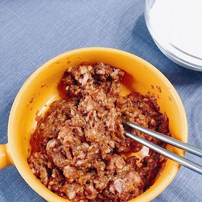 鲜嫩|鲜嫩多汁的烤肉包子