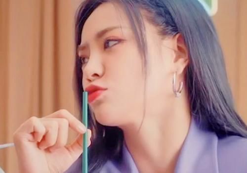  简单|THE9成员粽子手绘陆柯燃简单，刘雨昕很酷，喻言很用心