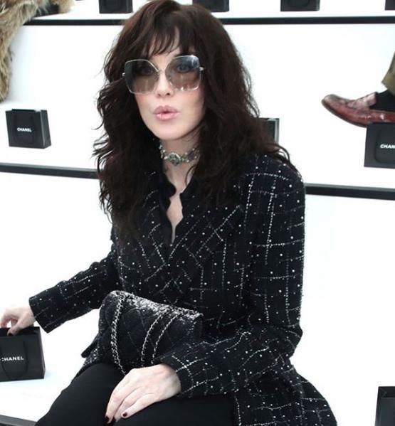 阿佳妮|她是世界最美女星，却沉迷玻尿酸搞僵脸，今65岁瘦身成功颜值回春