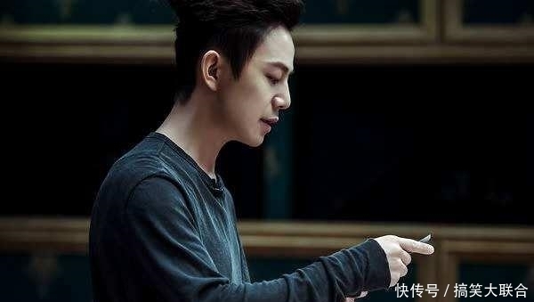 经纪|何炅:独身闯荡娱乐圈28年,从不签约经纪公司,芒果台只是兼职