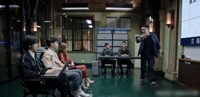  追查|追查网剧，一个于车祸的女孩，却经常点炸鸡