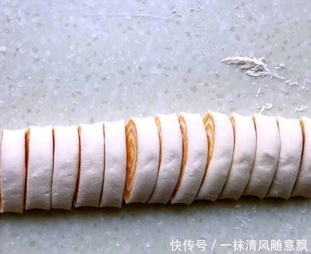 宝宝|教你做宝宝辅食,漂亮的南瓜蝴蝶馒头,做法简单,味道香甜